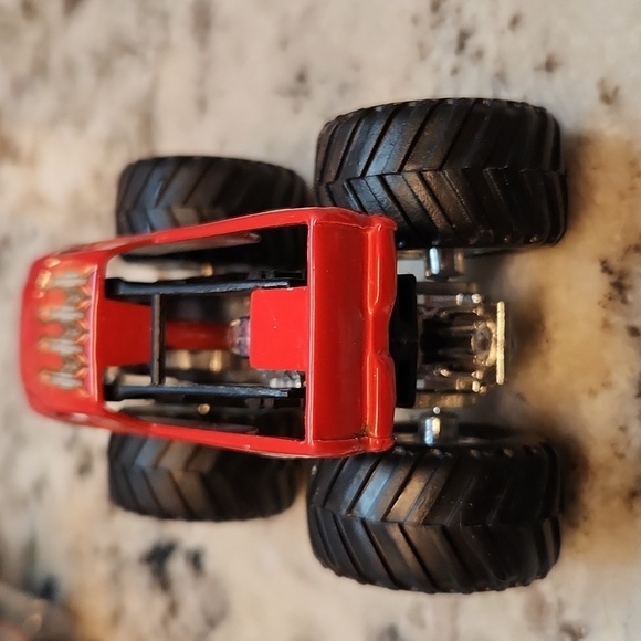 Dan Evans The Destroyer 4x4 1:64 scale Hotwheels truck monstertruck red - Picture 5 of 11